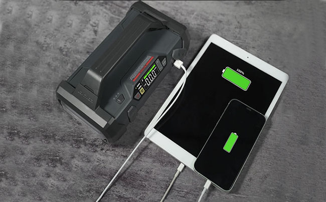 給手機、無線耳機、平板等充電測試