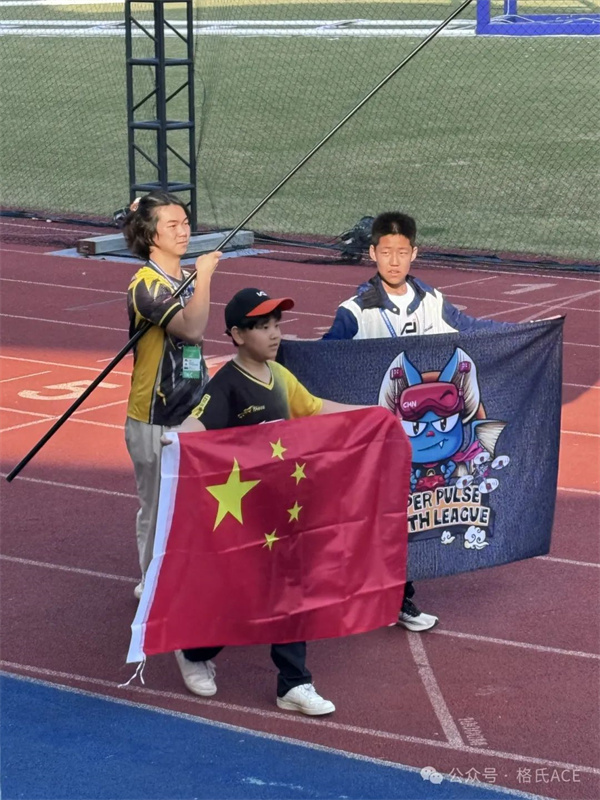 龍隊、小白、果果