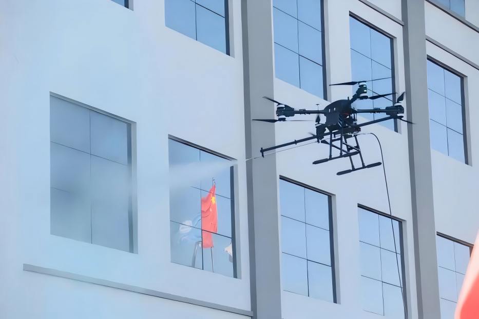 高空清洗無人機(jī)作業(yè) 高空清洗無人機(jī)作業(yè)