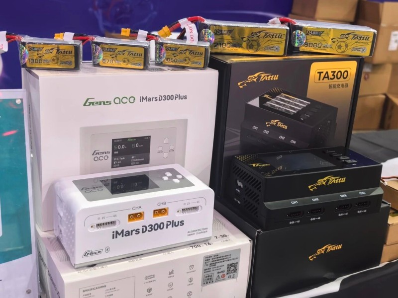 Tattu 無人機足球電池和充電器