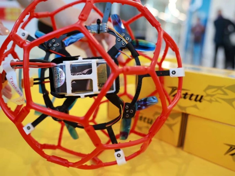 無人機(jī)足球 無人機(jī)足球